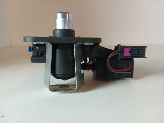 bontott OPEL CORSA C Csomagtér Nyitó Kar / Gomb