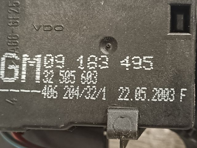 bontott OPEL CORSA C Csomagtér Nyitó Kar / Gomb