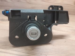 bontott OPEL CORSA C Csomagtér Nyitó Kar / Gomb