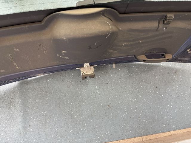 bontott OPEL CORSA C Csomagtérajtó (Részeivel)