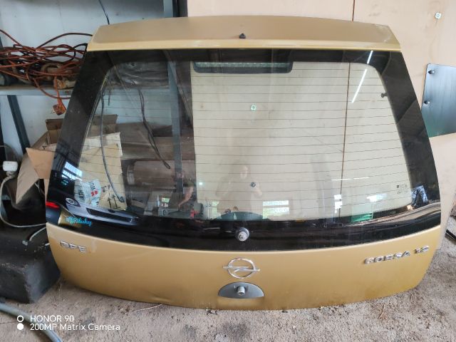 bontott OPEL CORSA C Csomagtérajtó (Részeivel)