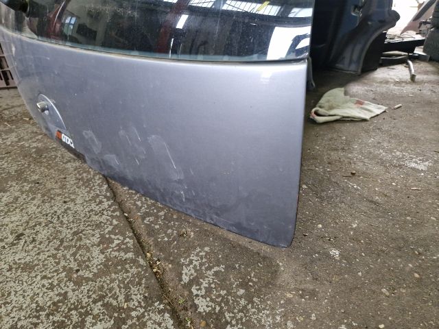 bontott OPEL CORSA C Csomagtérajtó (Részeivel)