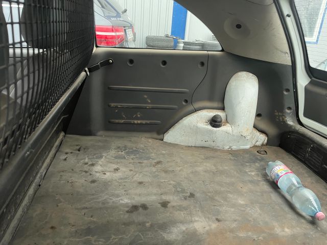 bontott OPEL CORSA C Csomagtérajtó (Részeivel)