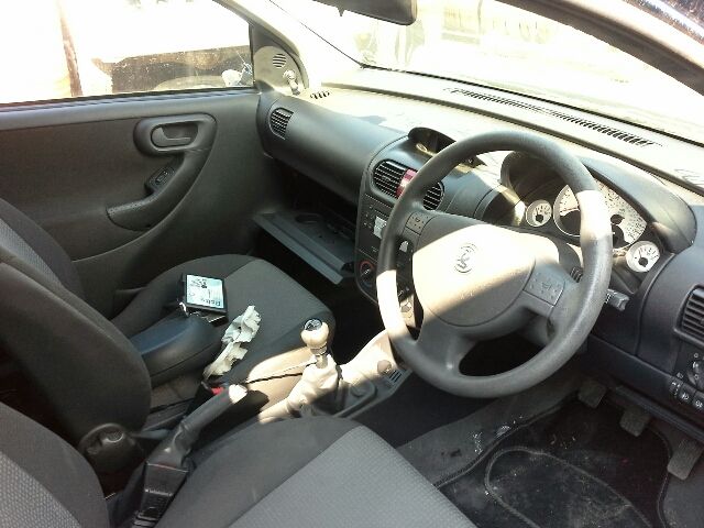 bontott OPEL CORSA C Csomagtérajtó (Üres lemez)