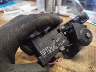 bontott OPEL CORSA C Csomagtérajtó Zárbetét