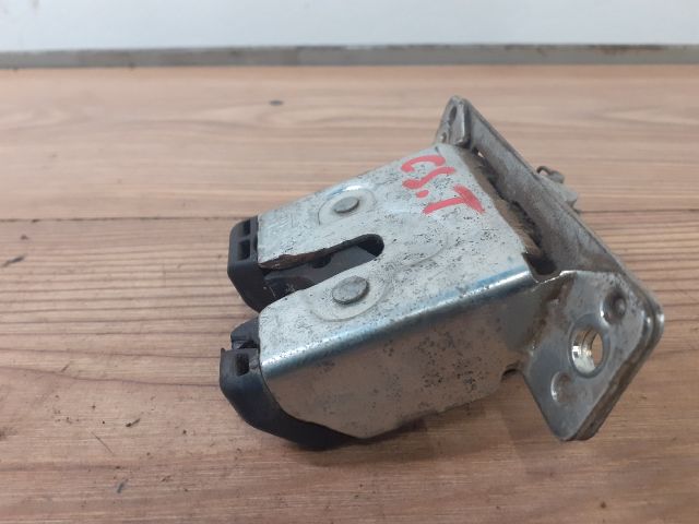 bontott OPEL CORSA C Csomagtérajtó Zárszerkezet