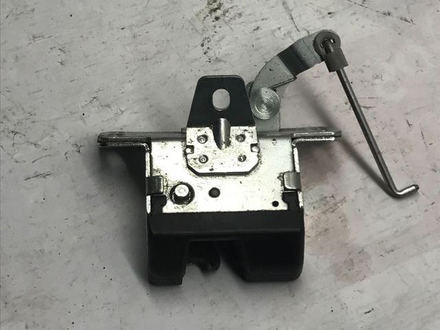 bontott OPEL CORSA C Csomagtérajtó Zárszerkezet