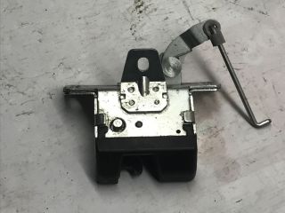 bontott OPEL CORSA C Csomagtérajtó Zárszerkezet