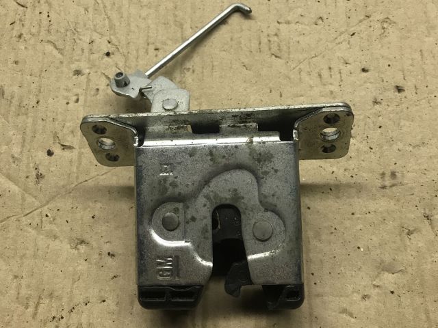 bontott OPEL CORSA C Csomagtérajtó Zárszerkezet