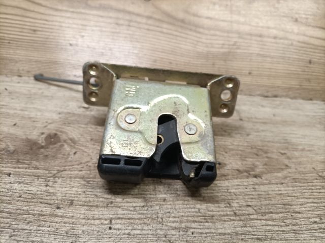 bontott OPEL CORSA C Csomagtérajtó Zárszerkezet