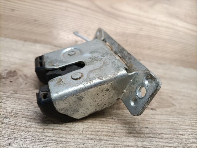 bontott OPEL CORSA C Csomagtérajtó Zárszerkezet