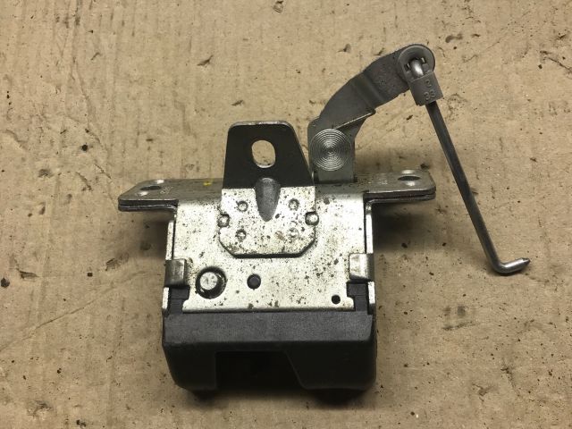 bontott OPEL CORSA C Csomagtérajtó Zárszerkezet