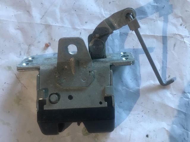 bontott OPEL CORSA C Csomagtérajtó Zárszerkezet