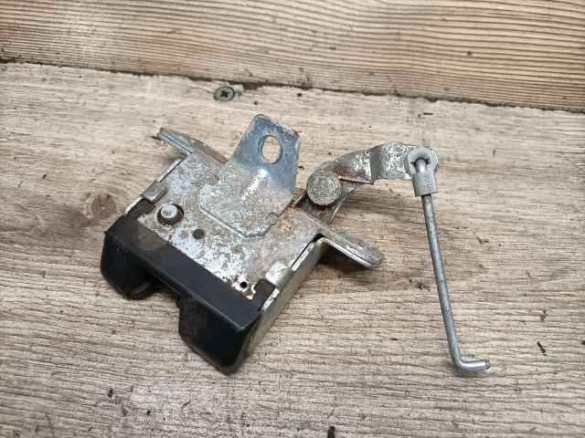 bontott OPEL CORSA C Csomagtérajtó Zárszerkezet