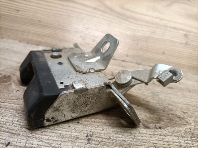 bontott OPEL CORSA C Csomagtérajtó Zárszerkezet