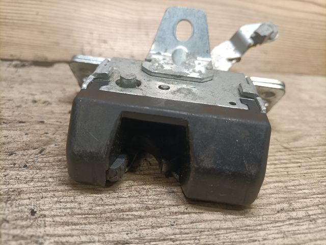 bontott OPEL CORSA C Csomagtérajtó Zárszerkezet