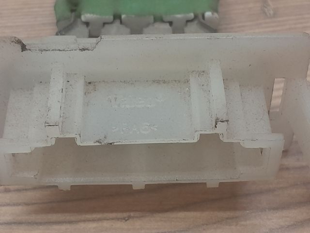 bontott OPEL CORSA C Előtét Ellenállás Fűtőmotor