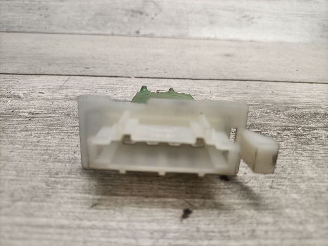 bontott OPEL CORSA C Előtét Ellenállás Fűtőmotor