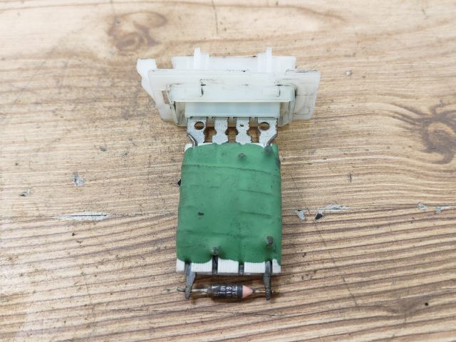 bontott OPEL CORSA C Előtét Ellenállás Fűtőmotor