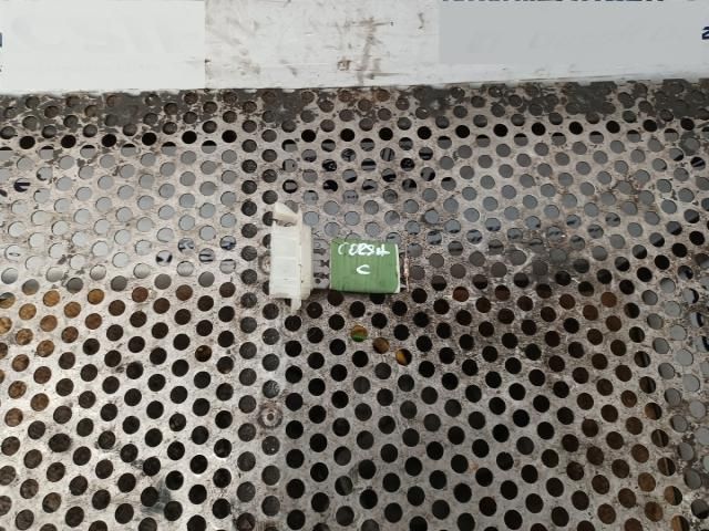 bontott OPEL CORSA C Előtét Ellenállás Fűtőmotor