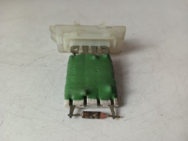 bontott OPEL CORSA C Előtét Ellenállás Fűtőmotor