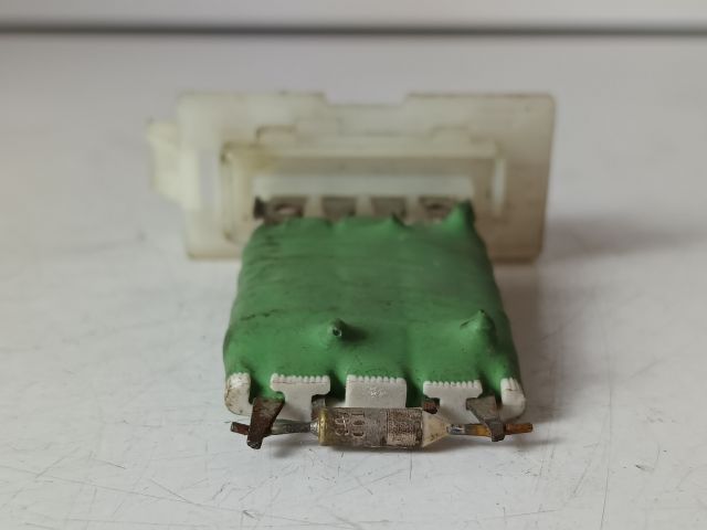 bontott OPEL CORSA C Előtét Ellenállás Fűtőmotor