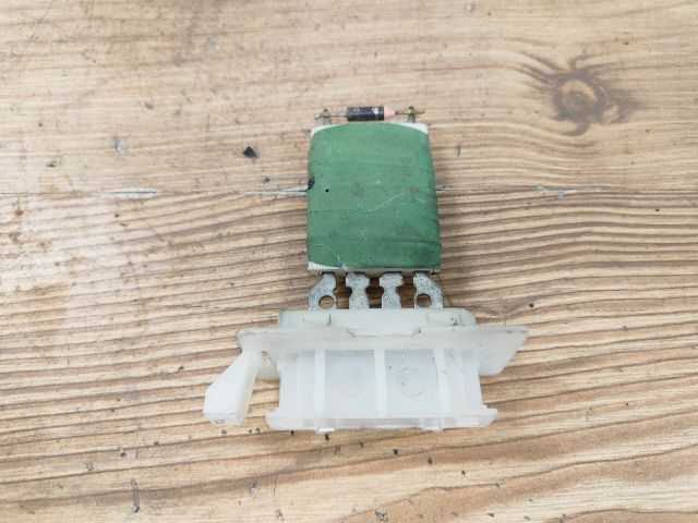 bontott OPEL CORSA C Előtét Ellenállás Fűtőmotor