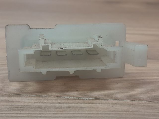 bontott OPEL CORSA C Előtét Ellenállás Fűtőmotor