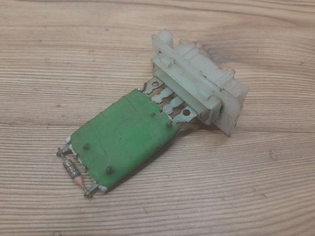 bontott OPEL CORSA C Előtét Ellenállás Fűtőmotor