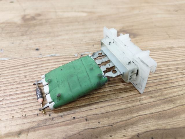 bontott OPEL CORSA C Előtét Ellenállás Fűtőmotor