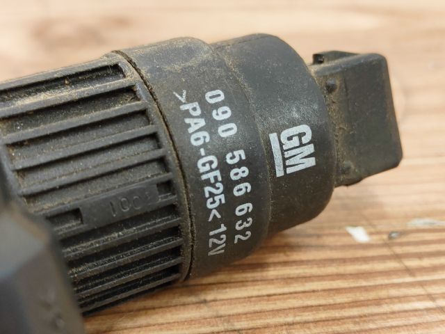 bontott OPEL CORSA C Első Ablakmosó Szivattyú