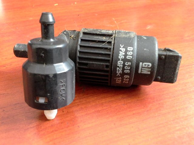 bontott OPEL CORSA C Első Ablakmosó Szivattyú