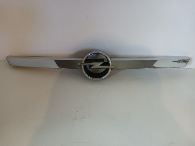 bontott OPEL CORSA C Első Embléma