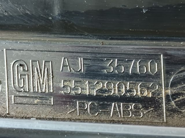 bontott OPEL CORSA C Első Embléma