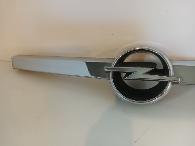 bontott OPEL CORSA C Első Embléma