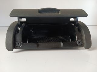 bontott OPEL CORSA C Első Hamutartó