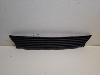 bontott OPEL CORSA C Első Lökhárító Alsó Középső Díszrács