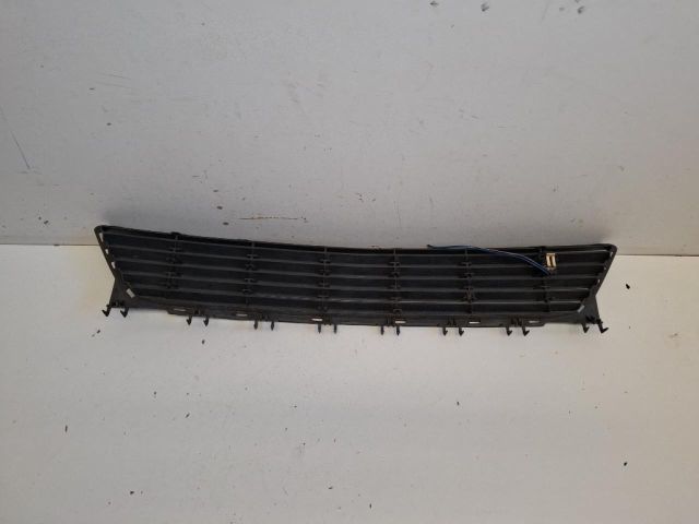 bontott OPEL CORSA C Első Lökhárító Alsó Középső Díszrács