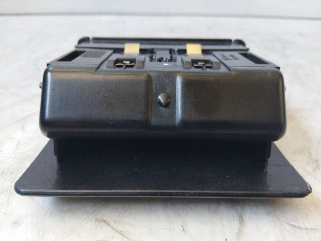 bontott OPEL CORSA C Első Tároló Rekesz