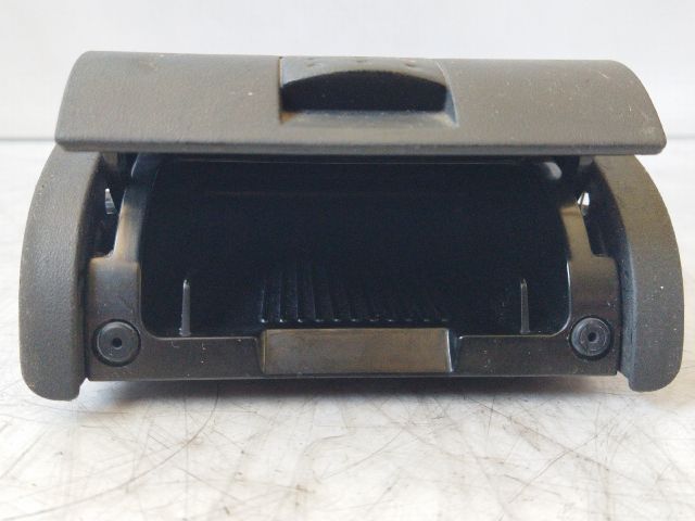 bontott OPEL CORSA C Első Tároló Rekesz