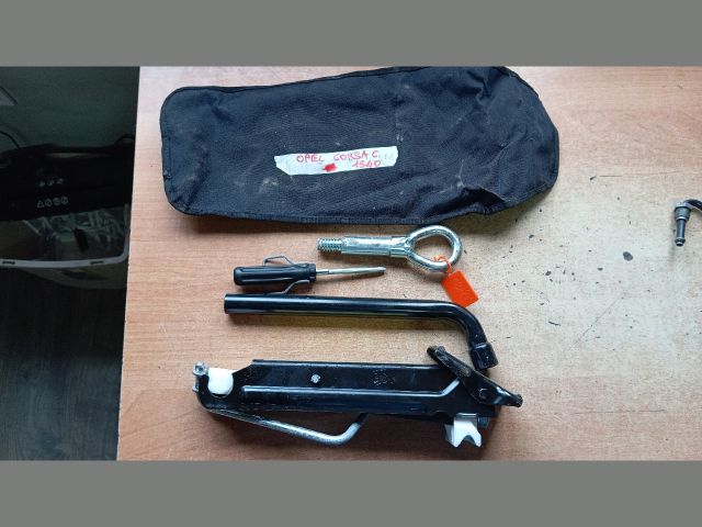 bontott OPEL CORSA C Emelő