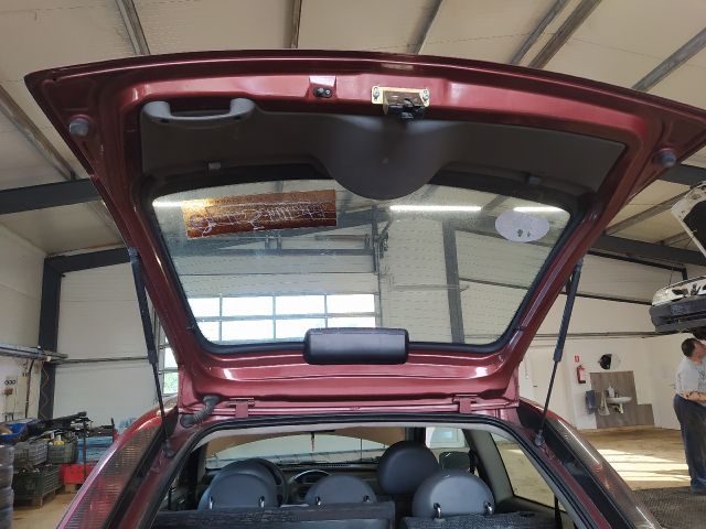 bontott OPEL CORSA C Fékfolyadék Tartály