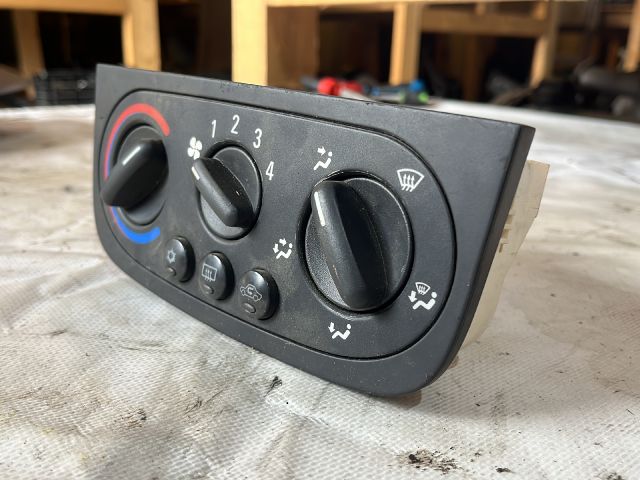 bontott OPEL CORSA C Fűtéskapcsoló (manuális klímás)