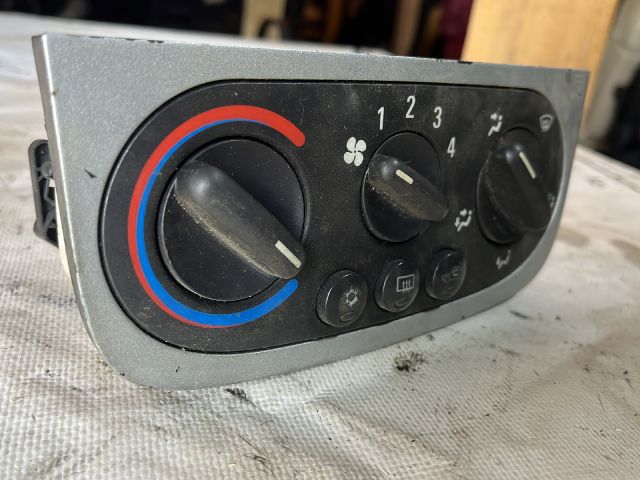 bontott OPEL CORSA C Fűtéskapcsoló (manuális klímás)