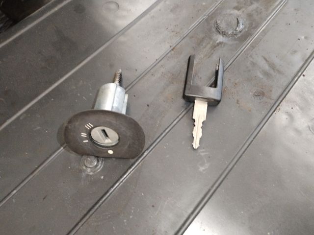 bontott OPEL CORSA C Gyújtáskapcsoló Zárbetét