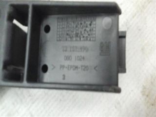 bontott OPEL CORSA C Hátsó középső Lökhárító Tartó (Műanyag)