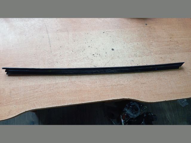 bontott OPEL CORSA C Jobb első Ablak Sín