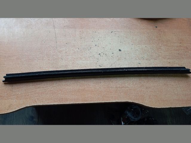 bontott OPEL CORSA C Jobb első Ablak Sín