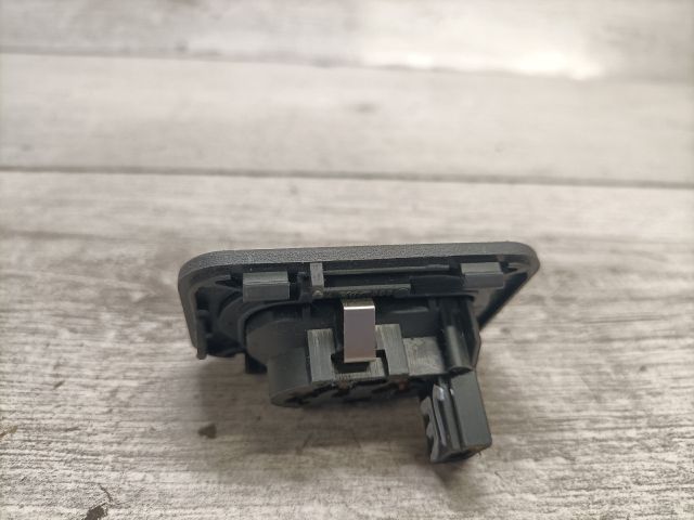 bontott OPEL CORSA C Jobb első Ablakemelő Kapcsoló