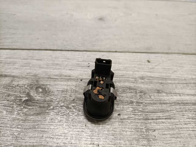 bontott OPEL CORSA C Jobb első Ablakemelő Kapcsoló